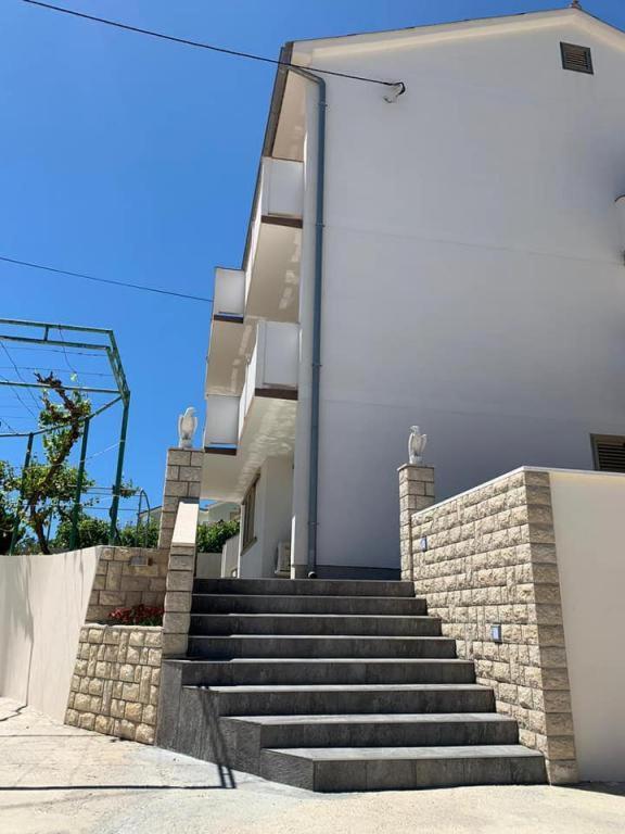 Rooms In Family House Vera Mundanije Εξωτερικό φωτογραφία
