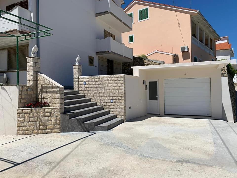 Rooms In Family House Vera Mundanije Εξωτερικό φωτογραφία
